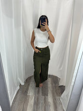 Load image into Gallery viewer, Corduroy Slit Skirt
