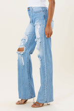 Load image into Gallery viewer, Vibrant High Rised Wide Cut Straight Leg Jeans
