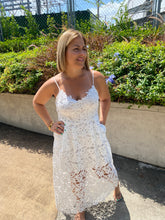 Load image into Gallery viewer, Beautiful Lace Maxi Dress
