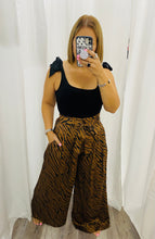 Load image into Gallery viewer, Black Zebra Wide Leg Pant
